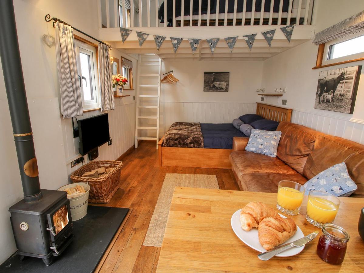 Shepherds Cabin At Titterstone Farden Exterior foto
